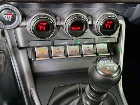 Used 2025 Toyota GR86 Premium w/ Performance Package RWD image 20
