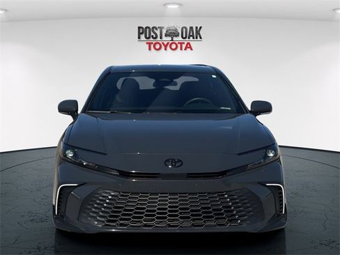 Used 2025 Toyota Camry SE image 2
