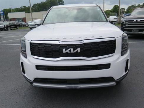 Used 2022 Kia Telluride LX FWD image 9