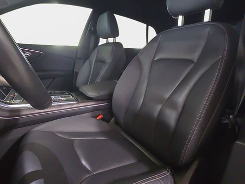 Used 2019 Audi Q8 Premium Plus w/ Premium Plus AWD/4WD image 17