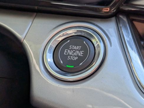 Used 2025 Chevrolet Trax LT FWD image 28