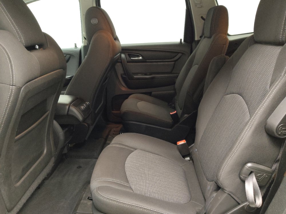 Used 2017 Chevrolet Traverse LT w/ Style and Technology Package FWD image 18