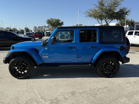 Used 2023 Jeep Wrangler Sahara w/ Cold Weather Group image 8