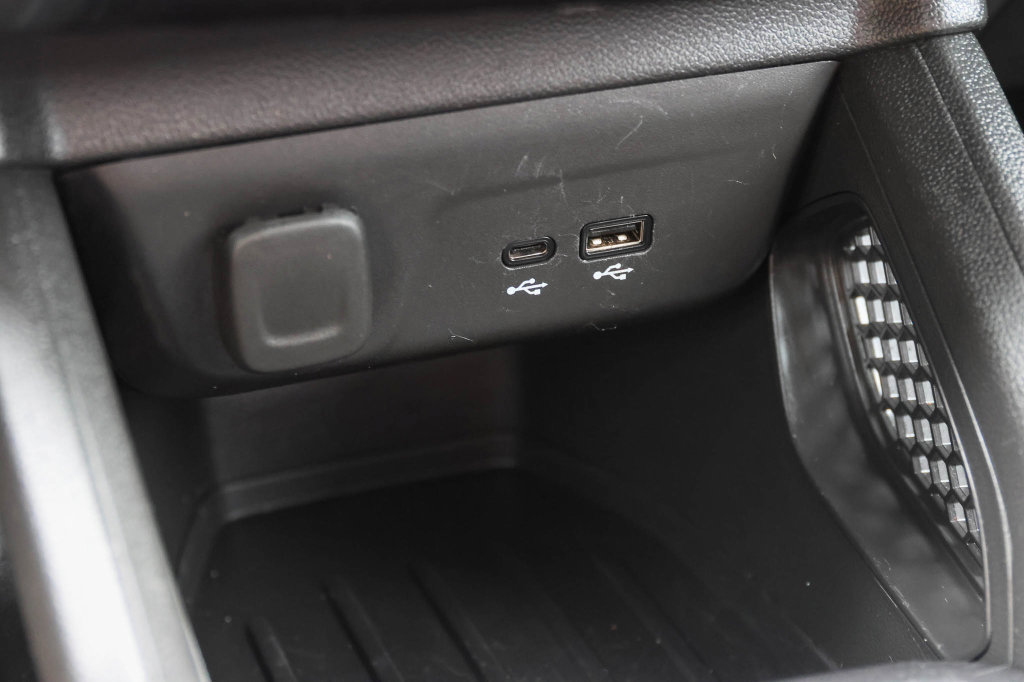 Used 2025 Chevrolet TrailBlazer LT AWD/4WD image 21