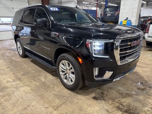 Used 2023 GMC Yukon SLT w/ SLT Luxury Package image 5