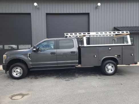 Used 2018 Ford F350 XL w/ Power Equipment Group AWD/4WD image 1