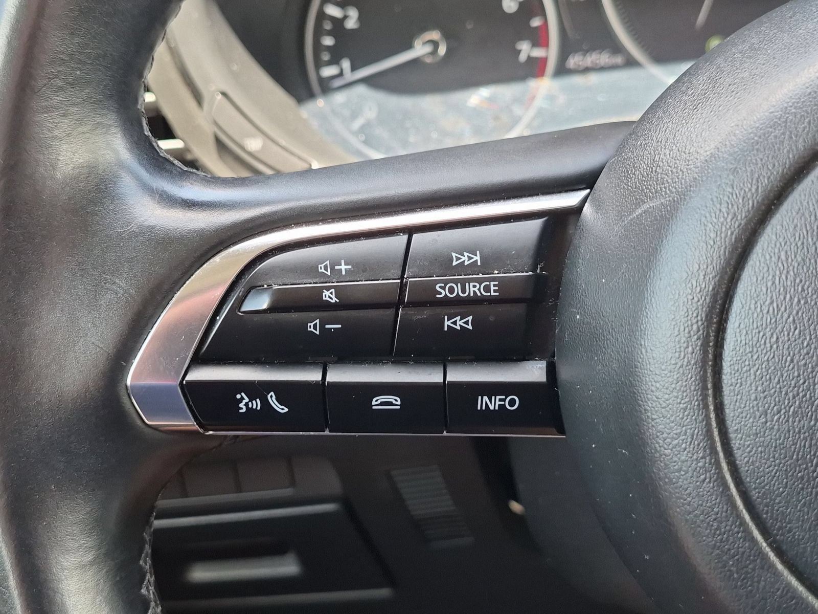 Used 2025 MAZDA MAZDA3 s FWD image 12