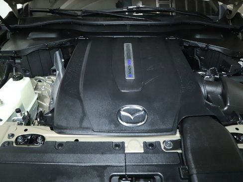Certified 2025 MAZDA CX-70 Plug-In Hybrid w/ Premium Pkg AWD/4WD image 39