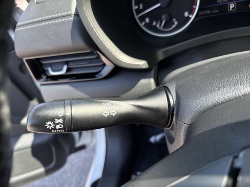 Used 2021 Nissan Sentra SV image 25