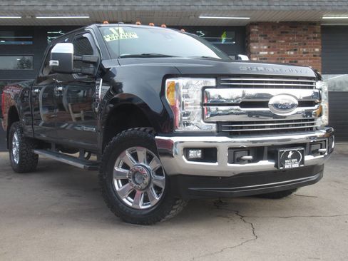 Used 2017 Ford F250 Lariat w/ Lariat Ultimate Package image 2