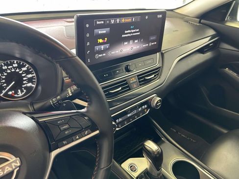 Used 2025 Nissan Altima 2.5 SR w/ SR Premium Package FWD image 20