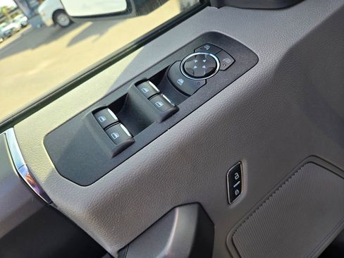 Used 2019 Ford F150 XLT w/ Equipment Group 302A Luxury AWD/4WD image 19