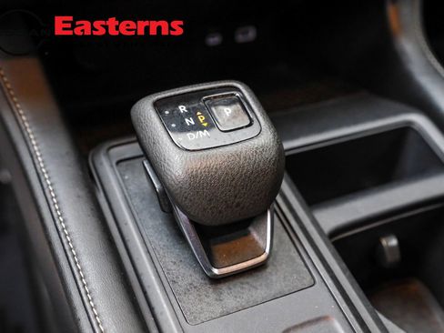 Used 2024 Nissan Pathfinder S image 19