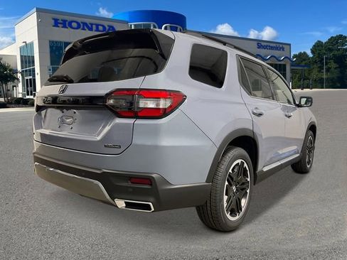 New 2026 Honda Pilot Touring image 5