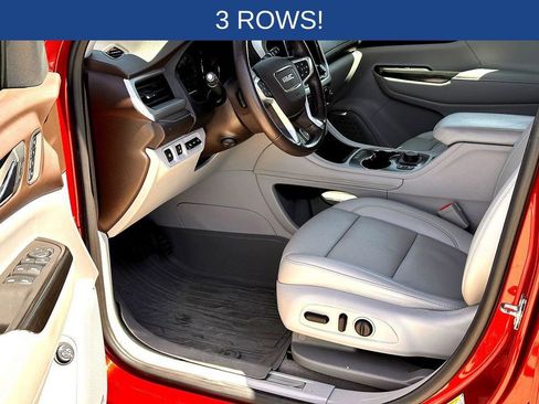 Used 2021 GMC Acadia SLT w/ Technology Package image 12