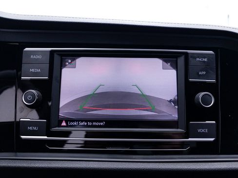 Used 2020 Volkswagen Jetta GLI FWD image 4