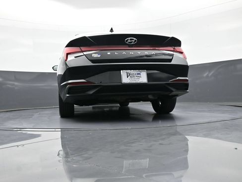 Certified 2023 Hyundai Elantra SEL w/ Convenience Package FWD image 31