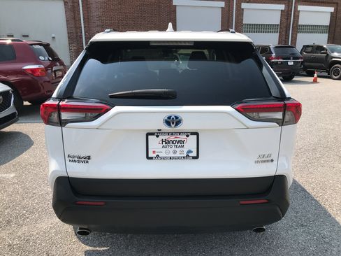 Used 2022 Toyota RAV4 XLE w/ Convenience Package AWD/4WD image 7