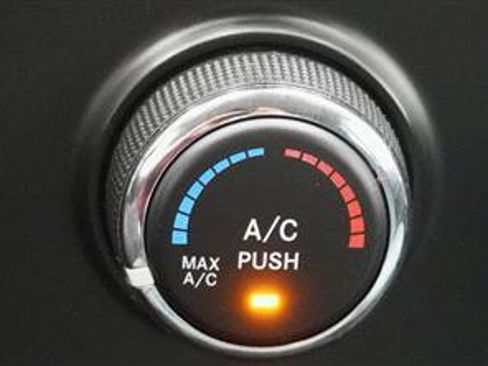 Used 2013 RAM 1500 Express RWD image 21