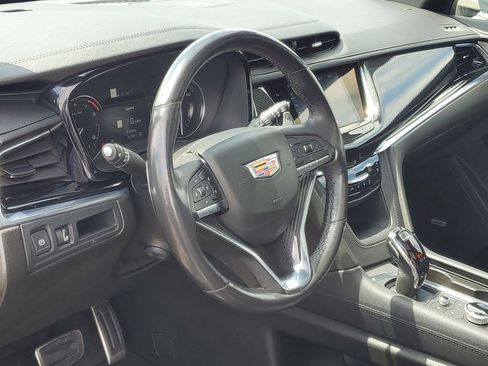Used 2024 Cadillac XT6 Sport w/ LPO, Floor Liner Package AWD/4WD image 8