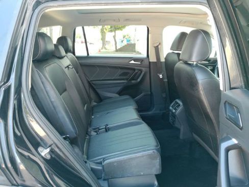 Used 2023 Volkswagen Tiguan SE w/ Panoramic Sunroof Package AWD/4WD image 23