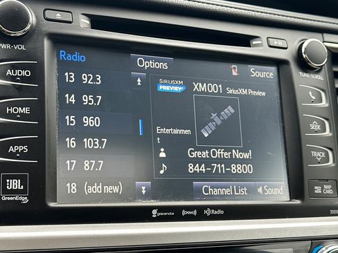 Used 2017 Toyota Highlander Limited image 25