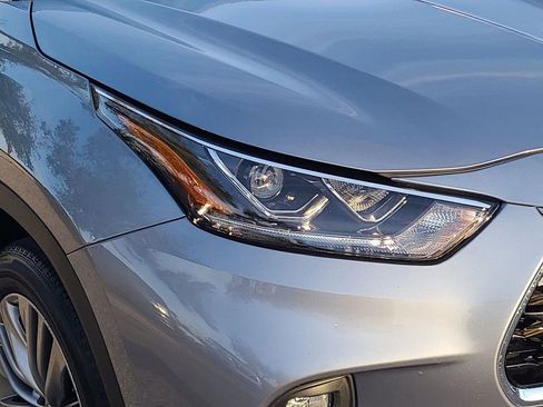 Used 2021 Toyota Highlander Platinum image 16