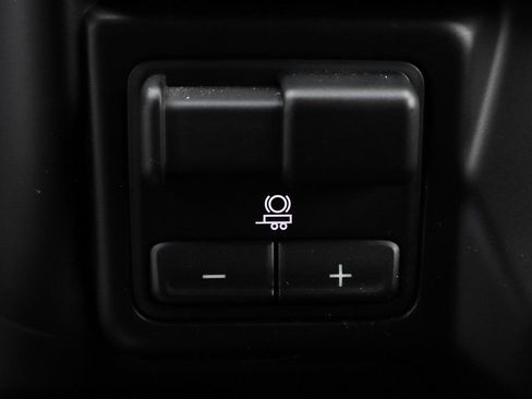 Used 2022 Chevrolet Silverado 1500 LTZ w/ LTZ Premium Package image 39