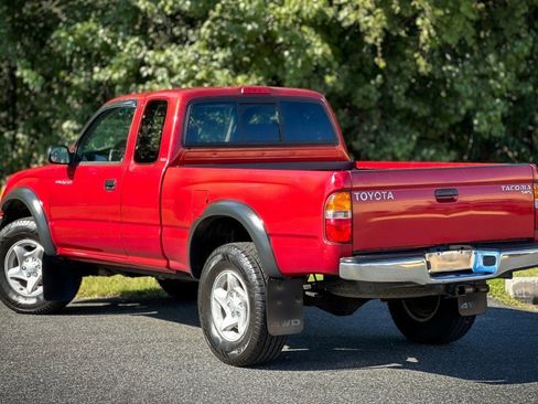 Used 2004 Toyota Tacoma 4x4 Xtracab w/ SR5 Pkg image 6