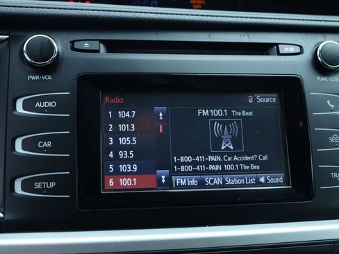 Used 2019 Toyota Highlander LE image 31