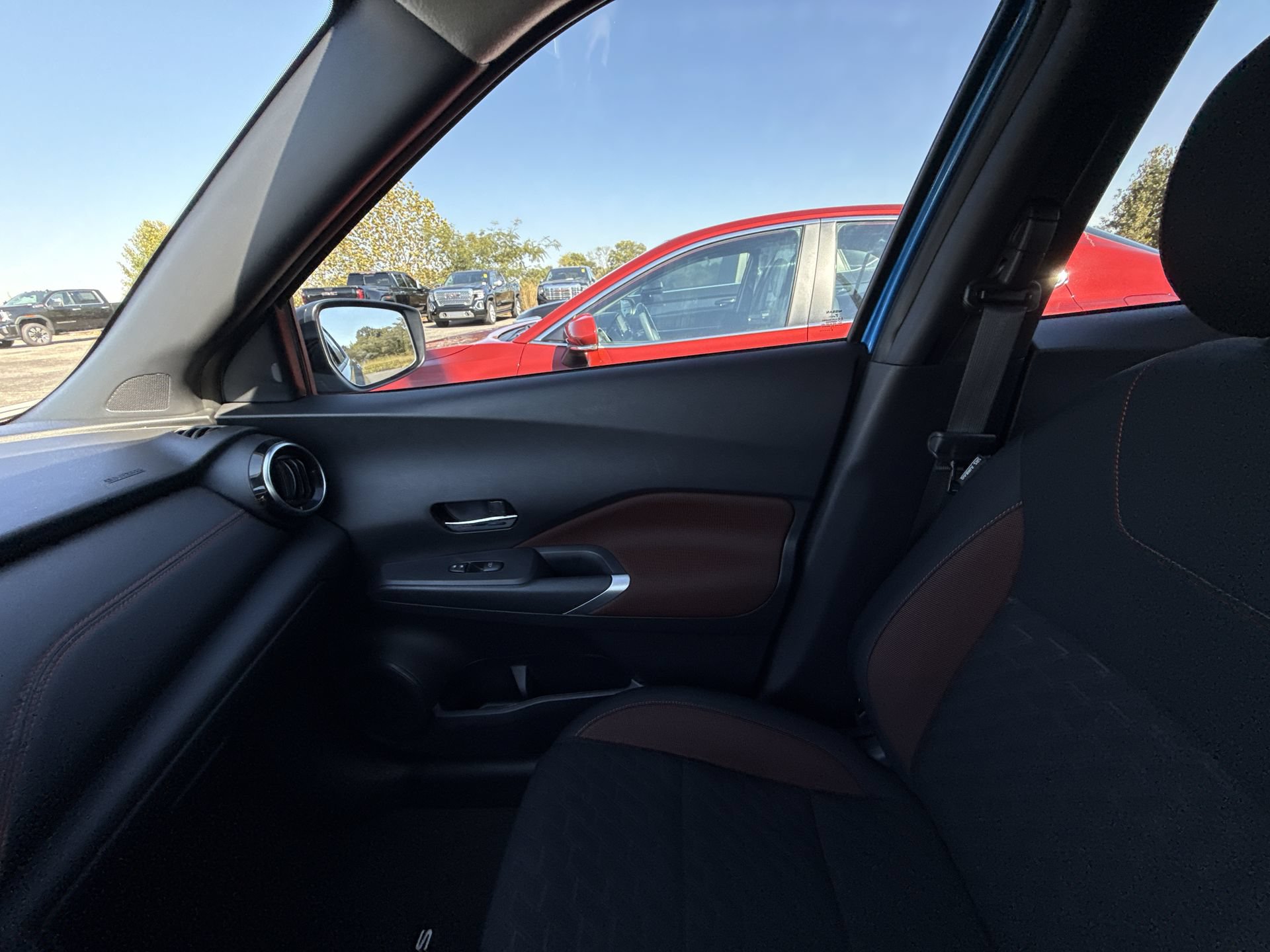 Used 2023 Nissan Kicks SR FWD image 15