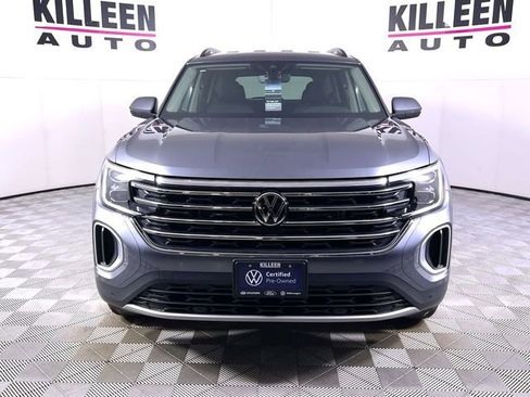 Used 2025 Volkswagen Atlas SE image 2