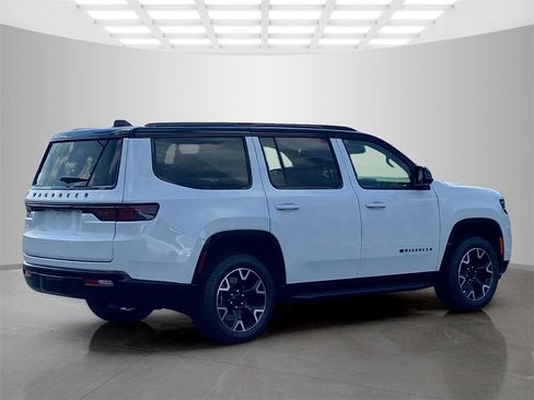 New 2025 Jeep Wagoneer Series II image 7