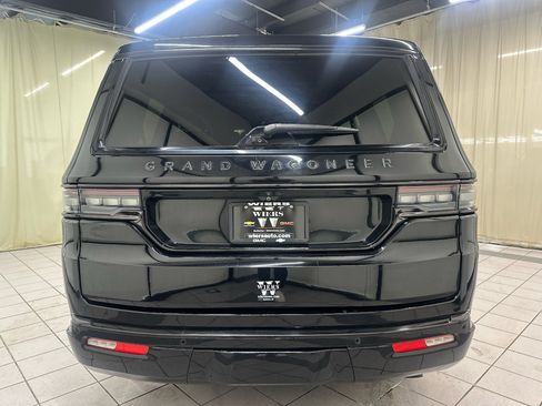 Used 2024 Jeep Grand Wagoneer Series II Obsidian w/ Quick Order Packagew 28T AWD/4WD image 5