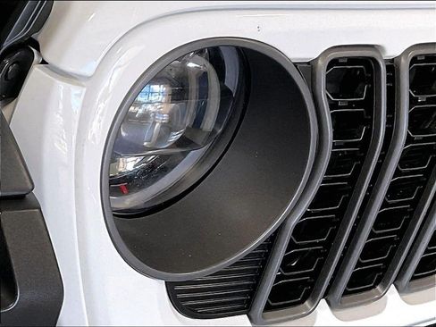 Used 2026 Jeep Gladiator Rubicon AWD/4WD image 32