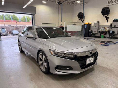 Used 2018 Honda Accord Touring image 7