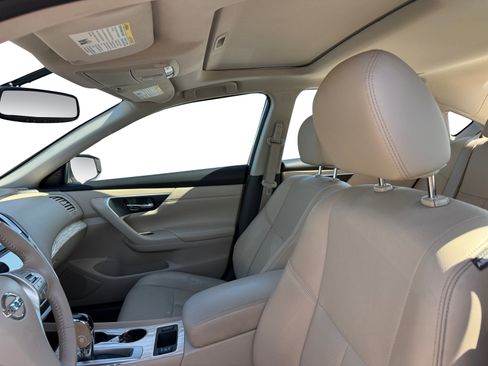 Used 2016 Nissan Altima 2.5 SL w/ 2.5 Technology w/LED Package FWD image 10