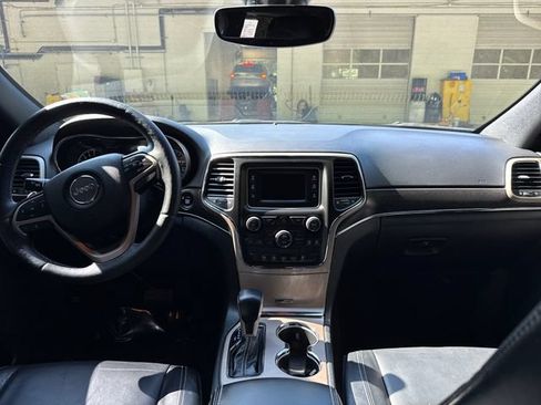 Used 2017 Jeep Grand Cherokee Limited AWD/4WD image 11