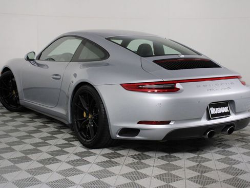 Certified 2017 Porsche 911 Carrera 4S image 3