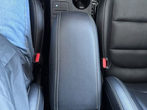 Used 2021 Ford Escape SEL image 19