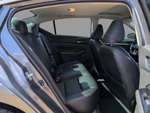 Used 2024 Nissan Altima 2.5 SR w/ SR Premium Package FWD image 19