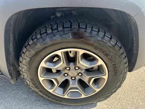 Used 2021 Jeep Cherokee Trailhawk w/ Trailer Tow Group image 10