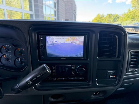 Used 2003 Chevrolet Silverado 2500 LS AWD/4WD image 24