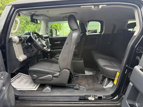 Used 2010 Toyota FJ Cruiser 4WD w/ Upgrade Pkg 2 image 24
