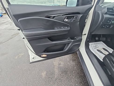 Used 2019 Honda Pilot Touring image 13