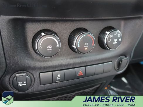 Used 2017 Jeep Wrangler Sport w/ Quick Order Package 23S AWD/4WD image 29