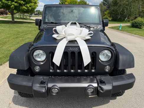 Used 2017 Jeep Wrangler Sport AWD/4WD image 2