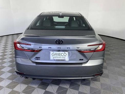 Used 2025 Toyota Camry SE w/ Convenience Package AWD/4WD image 7