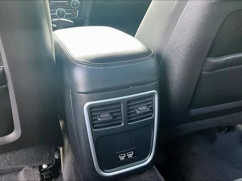 Used 2018 Dodge Charger SXT RWD image 10
