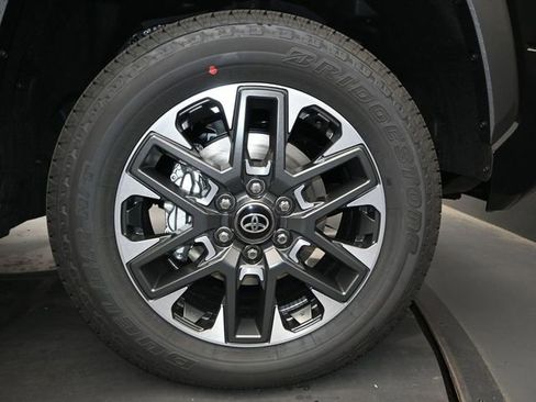 New 2026 Toyota Tundra Limited AWD/4WD image 16